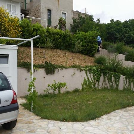 Apartman Nela Brela Bagian luar foto