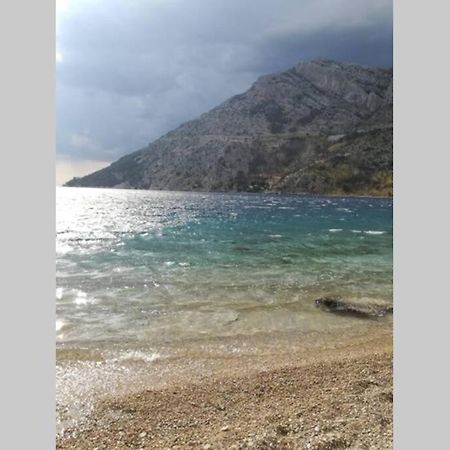 Apartman Nela Brela Bagian luar foto