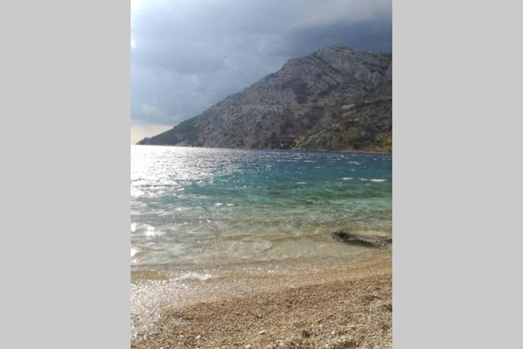 Apartman Nela Brela Bagian luar foto
